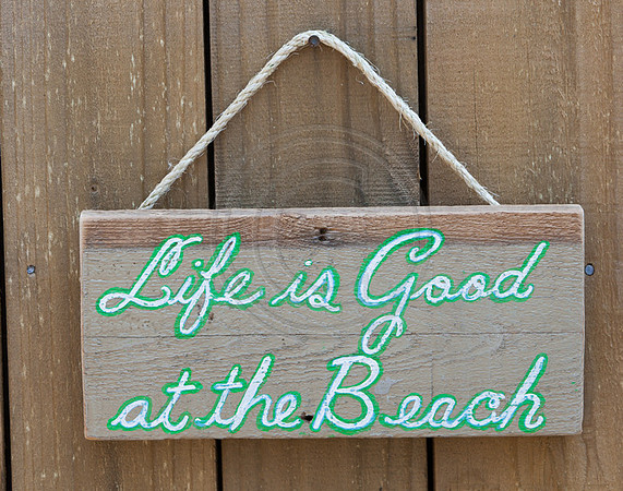 life-is-good-at-the-beach-sign