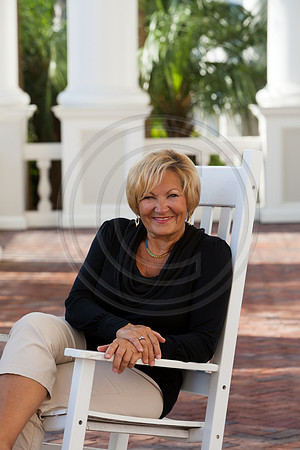 Relaxed Beautiful Marketing Portraits