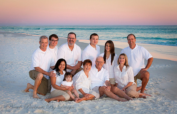 photo shoot large family on the beach
